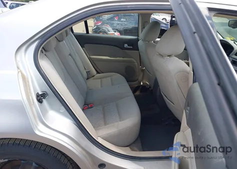 2010 Ford Fusion Se z USA, uszkodzony, nr VIN 3FAHP0HA3AR105876